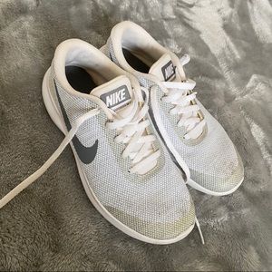 White Nike FlexExperience RN 7 Sneakers